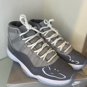 Jordan 11 retro cool grey 
Size: 11.5 M
Worn once
